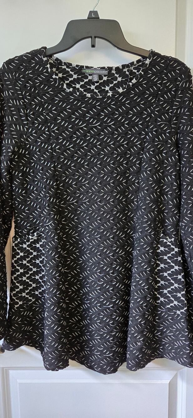 Shannon Passero Top LS Small Pockets Small